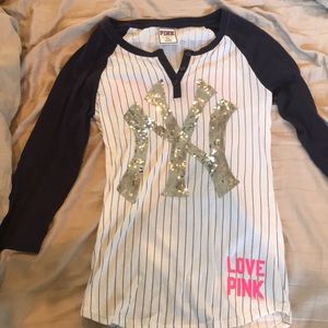 PINK yankees quarter sleeve shirt